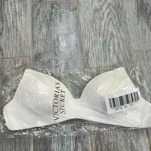 VS New in Wrapper no wire Bra